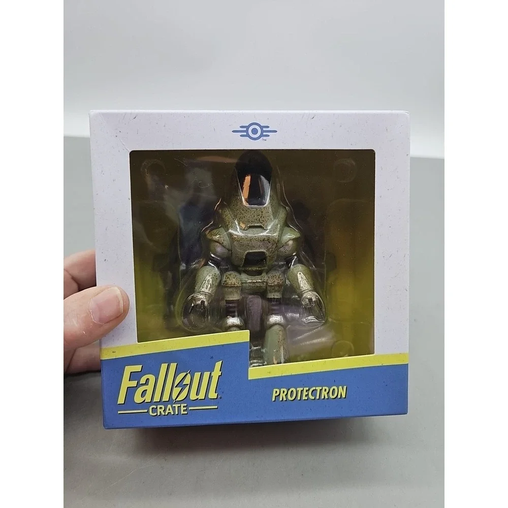 RARE Fallout Loot Crate Exclusive Protectron Figure Figurine Fisto Assume The Po
